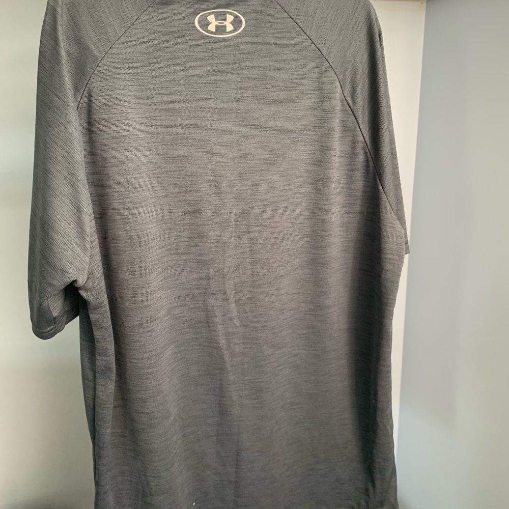 Underarmour Mens shirt